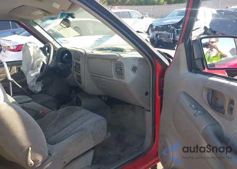 2000 GMC Sonoma Sls from USA, damaged, VIN 1GTCT19WXY8314334